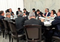 Renan anuncia senadores que vão compor Comissão da Reforma Política