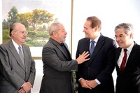 Renan Calheiros se reúne com ex-presidente Lula e senadores do PT e PMDB 