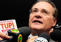 Renan cobra manifestação do governo brasileiro por ataque a senadores