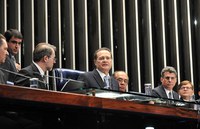 Renan comemora 70 anos de reinstalação da Justiça Eleitoral em sessão especial