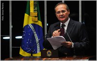Renan comemora aprovação de repactuação de dívidas de entes federativos com a Previdência