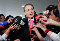 Renan comemora sanção da mudança do indexador das dívidas dos estados	