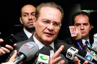 Renan defende votação do orçamento de 2016 antes do recesso 