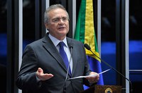 “Se errarmos, a democracia se corrigirá e o povo nos corrigirá”, afirma Renan 