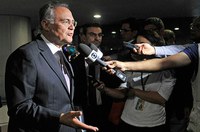 Renan elogia indicação de Aloysio Nunes para liderança do governo