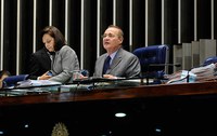Renan lista em Plenário projetos já aprovados no Senado e parados na Câmara