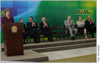Renan participa da cerimônia de posse do novo ministro dos Transportes