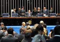 Renan pede voto de pesar pela morte do presidente da FIEB, Carlos Gilberto Farias
