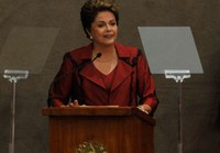Renan prestigia diplomação de Dilma Rousseff
