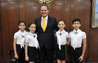 Alunos da Escola do Teatro Bolshoi no Brasil visitam Senado