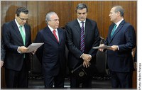 Renan recebe proposta de Dilma de plebiscito sobre reforma política - veja íntegra