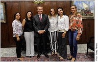 Renan recebe visita de representantes do PMDB Mulher de Alagoas