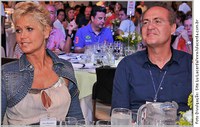 Xuxa pede a Renan prioridade na votação da Lei da Palmada