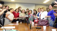 Bancada feminina homenageia Secretária Especial de Políticas para as Mulheres