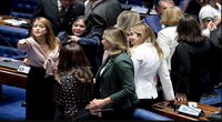 Bancada Feminina quer derrubar veto sobre absorventes e garantir mais proteção à mulher   