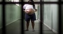 Câmara aprova projeto que acelera progressão de pena para grávidas e mães