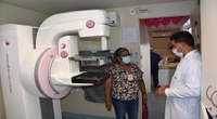 Servidoras terceirizadas fazem mamografias em Carreta do Sesc