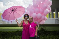 Dia Mundial de Combate ao Câncer é marcado com Laço Rosa Humano