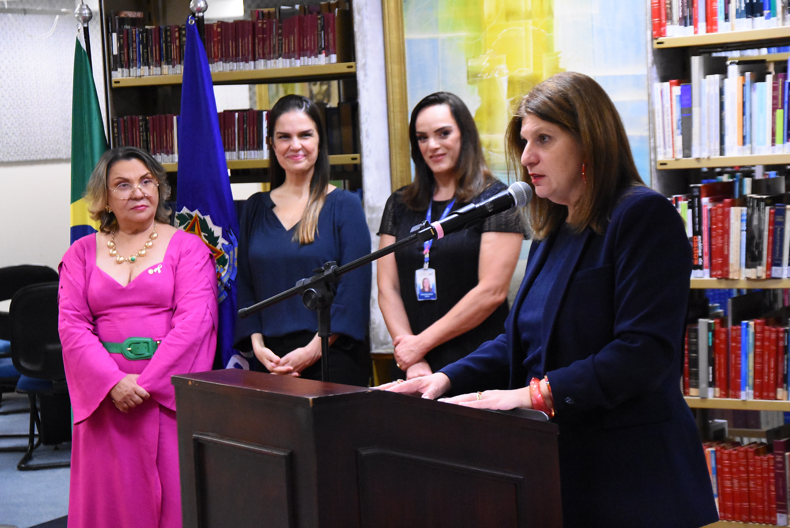 “Manual Antimachismo” é lançado no Senado Federal 07