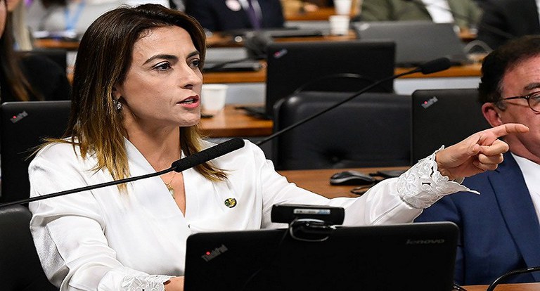 Projeto pune cônjuge 