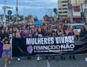 NAS RUAS E NAS REDES!NENHUMA A MENOS!Queremos mulheres livres e vivas!Por mim. Por todas. Por ca (1).jpg