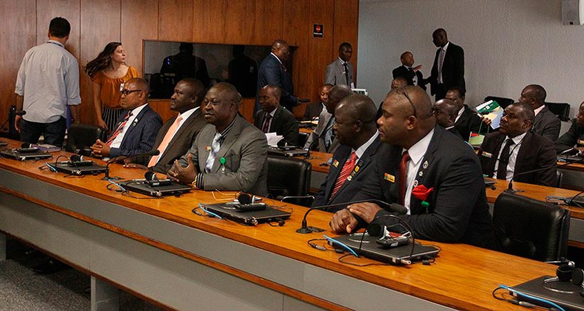 Grupo de militares da Nigéria demonstra interesse em conhecer iniciativas brasileiras de empoderamento juvenil