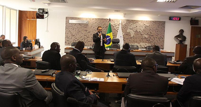Frederico Almeida, diretor do Departamento de Relações Públicas e Divulgação da Câmara, explica como funciona o programa Parlamento Jovem Brasileiro 