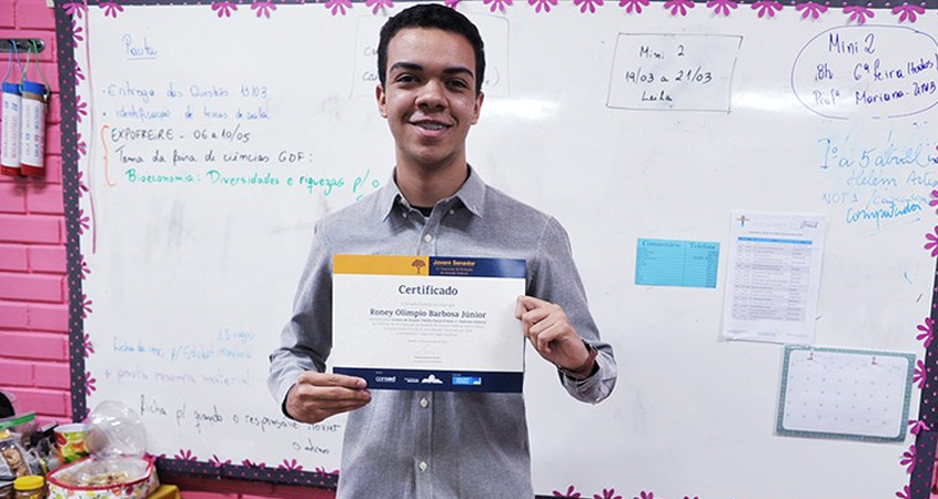 Roney Júnior, classificado em segundo lugar no Distrito Federal no concurso de redação do Jovem Senador 2018