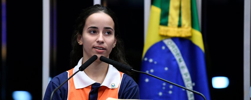 Milhas de viagens pagas com recursos públicos podem ter destinação educacional