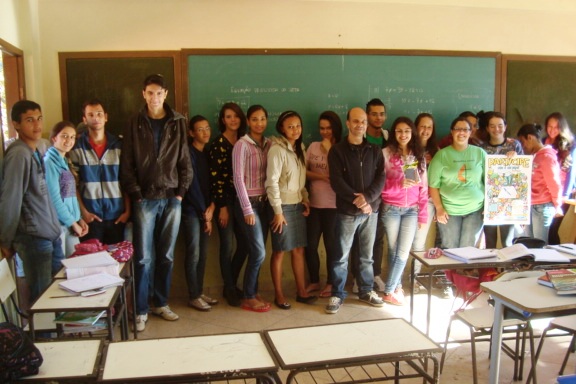 Professor João Ernani e seus alunos