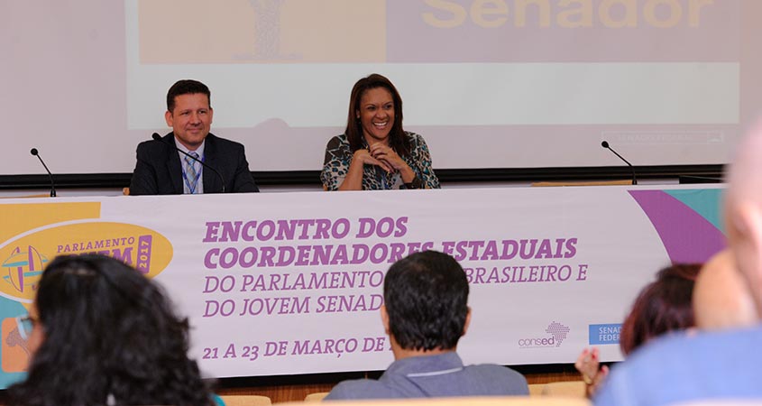 Aguirre Estorilio, diretor da Sec. de RP do Senado, e Edna Carvalho, coordenadora-geral da Secom
