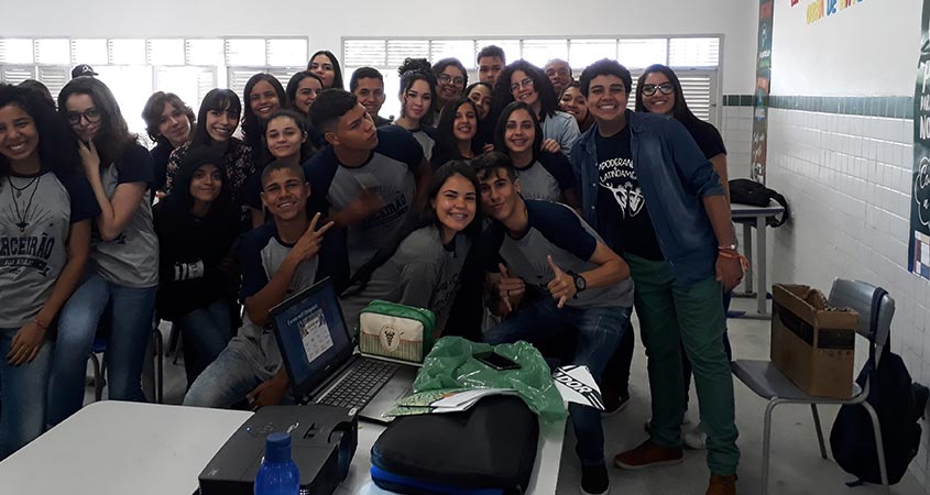Alunos da Escola Cidadã Integral Félix Araújo de Campina Grande-PB