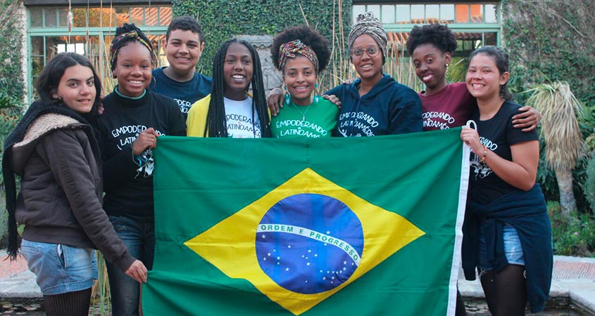 Pedro com alunas do Curso Empoderando a Latinoamérica no México