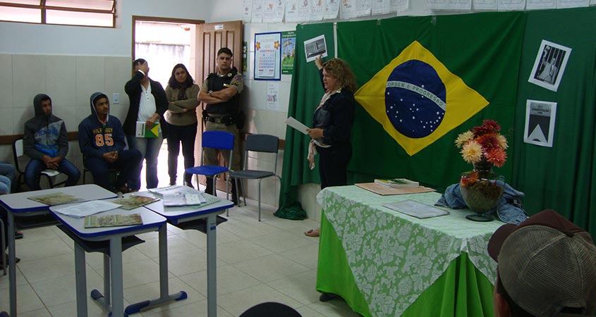 Palestra sobre os 30 anos da Constituição Cidadã mobiliza alunos do ensino médio da Escola Estadual São Pedro do Glória