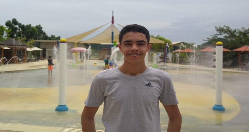Gilberto no Ramayana Water Park, um dos maiores parques aquáticos da Ásia, em Pattaya, Tailândia