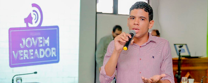 Ex-jovem senador desenvolve ações de cidadania para a juventude no interior da Bahia