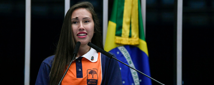 Jovem senadora é aceita em universidade dos Estados Unidos