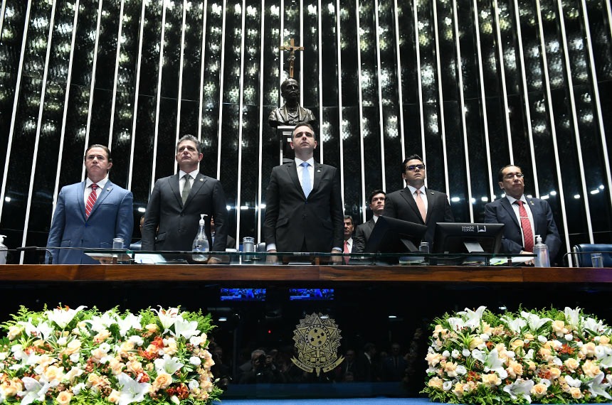 Senador deixa o PL horas antes de eleição no Senado