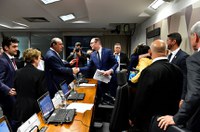 CCJ aprova Zanin, indicado por Lula para o Supremo, por 21 votos a 5