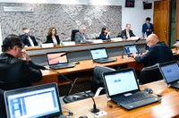 CRE aprova seis indicações de diplomatas