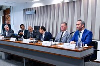 Árbitros de futebol defendem profissionalização em audiência na CEsp