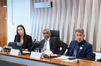 Debate aponta necessidade de investir no futebol feminino para Copa de 2027