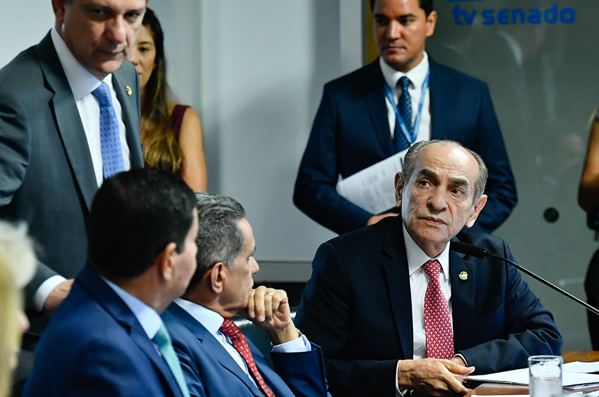 Áudio: Fim da reeleição volta à pauta da CCJ em maio