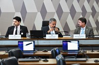 Debatedores questionam regras para migração de profissionais ao Mais Médicos