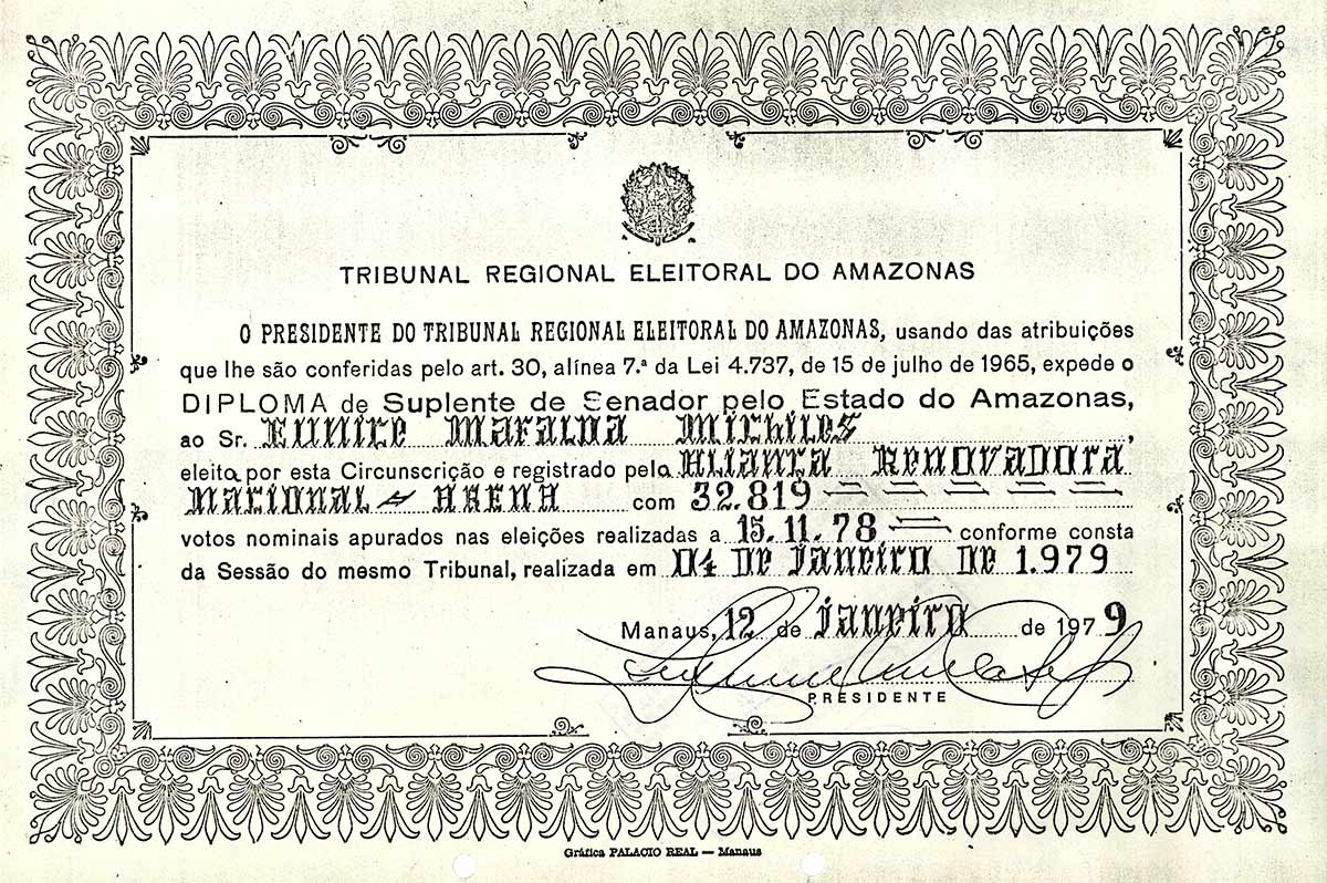 Diploma expedido pela Justiça Eleitoral atesta que, por ter ficado em segundo lugar na eleição, Eunice Michiles é suplente de João Bosco (imagem: Arquivo do Senado)