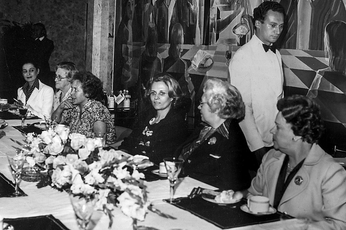 Eunice Michiles no chá de boas-vindas oferecido pelas mulheres dos senadores em 1979 (foto: arquivo pessoal)