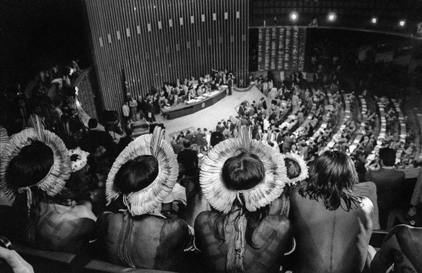 Indígenas acompanham os trabalhos da Assembleia Nacional Constituinte de 1987-1988