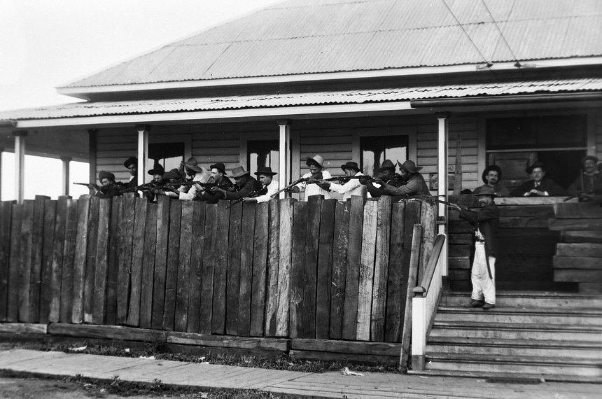 Milícia armada (vaqueanos) protege serraria de ataques, em Três Barras (SC)