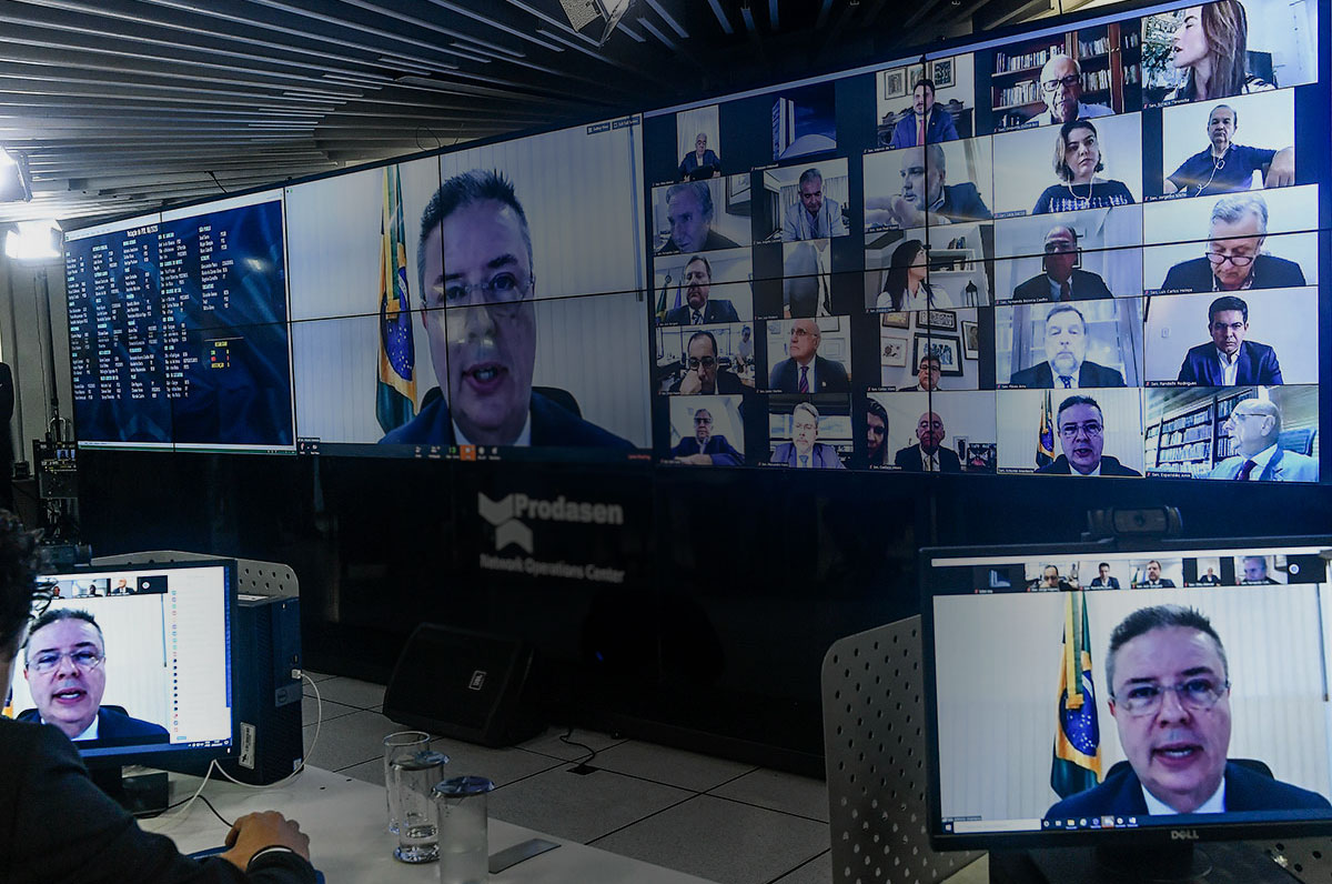 O voto no Senado: da urna de prata no Império ao aplicativo de celular nos tempos de pandemia