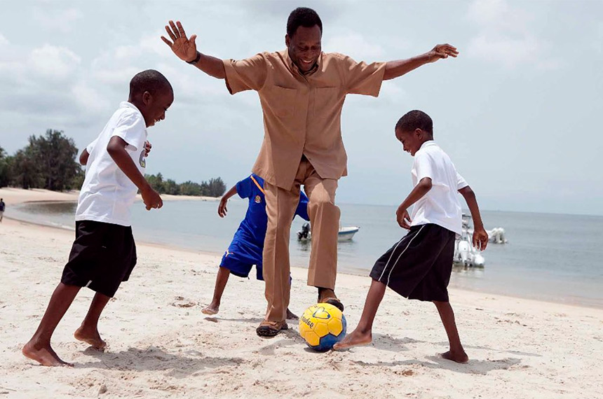 Pelé, o atleta do século, tinha especial preocupação com as crianças pobres
